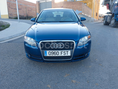 AUDI A4 2.0 TDI 140cv quattro DPF 4p.