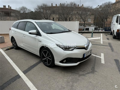 TOYOTA Auris 1.8 140H Feel Touring Sports 5p.