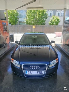 AUDI A4 2.0 TDI quattro DPF 4p.