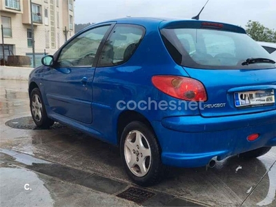 PEUGEOT 206