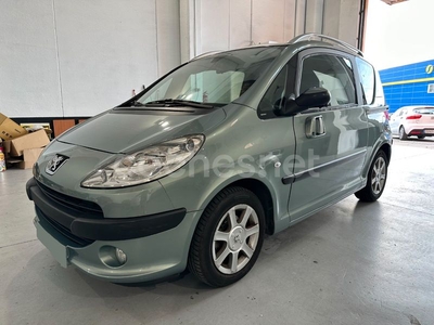PEUGEOT 1007 1.4 HDi Dolce