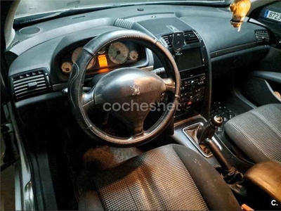 PEUGEOT 407