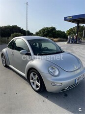 VOLKSWAGEN New Beetle