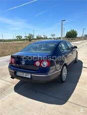 VOLKSWAGEN Passat 2.0 TDI 140cv Highline DSG 4p.