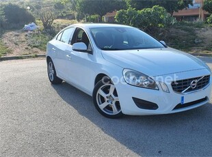 VOLVO S60 2.0 D3 Momentum 4p.