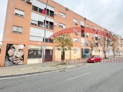 Piso en venta en Calle Estrella Altair, Pino Montano - Consolación