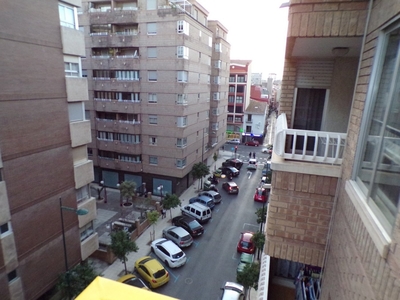Alquiler de piso con terraza en Este (Castelló-Castellón de la Plana), Centro