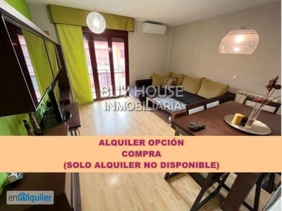 Amplio piso en magán - urb. Privada con piscina disponible en alquiler con opcion a compra.