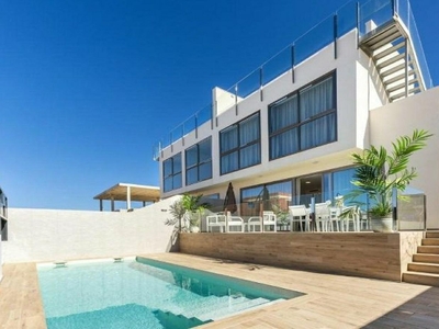 Venta de casa con piscina y terraza en Los Belones (Cartagena), Centro