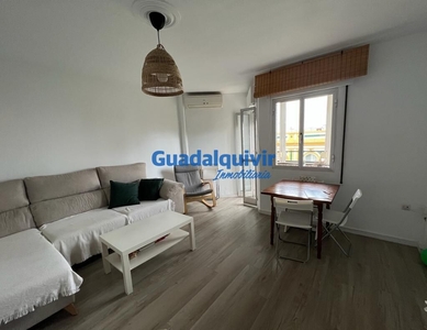 Venta de piso con terraza en San Lorenzo (Sevilla), Alameda