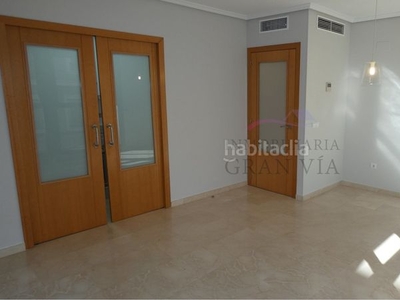 Alquiler piso con 2 habitaciones con ascensor, calefacción y aire acondicionado en Valencia