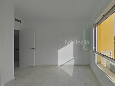 Alquiler piso en av de la aeronáutica solvia inmobiliaria - piso en Sevilla