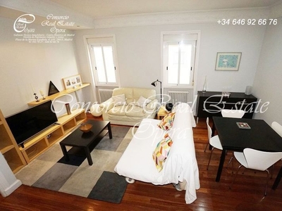Alquiler piso vivienda de dos dormitorios en plaza españa en Madrid