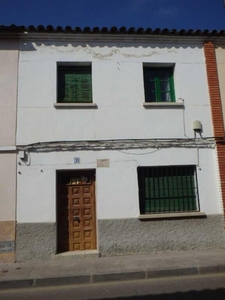 Сasa con terreno en venta en la Calle de Victoriano Medrano Paadin' Talavera de la Reina