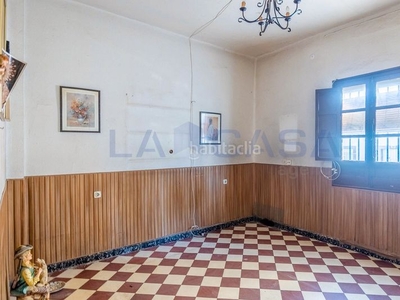 Casa adosada con 4 habitaciones con aire acondicionado en San Juan de Aznalfarache