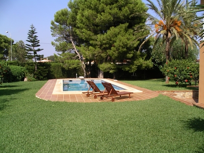 Chalet independiente con terreno en venta en la Marina el Portet Dénia Moll De La Pansa' Denia