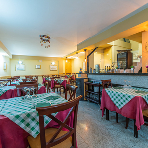 Restaurante en pleno centro historico de San Lorenzo del Escorial Venta Centro Manguilla