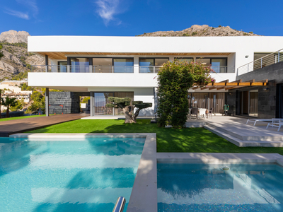 Villa moderna de lujo de calidad excepcional con casa de invitados e impresionantes vistas al mar Venta Altea Hills