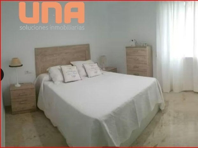Apartment to rent in Centro Comercial, Córdoba -