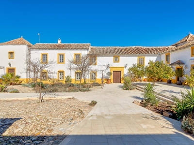 Casa rural de 1,071m² en venta en Axarquia, Málaga