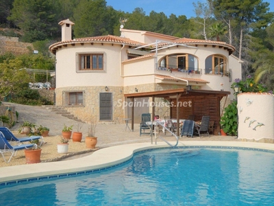 Country property for sale in Calpe