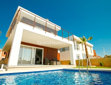 Villa independiente en venta en Monte Faro-Altomar, Santa Pola