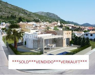Villa independiente en venta en Tormos