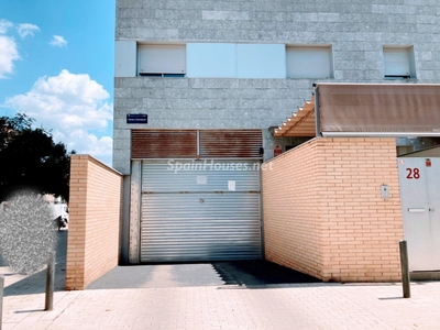 Garage to rent in Badalona -