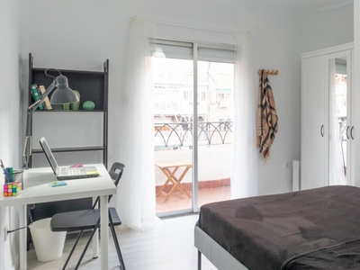 Habitación en piso de 5 dormitorios en alquiler en Carabanchel, Madrid
