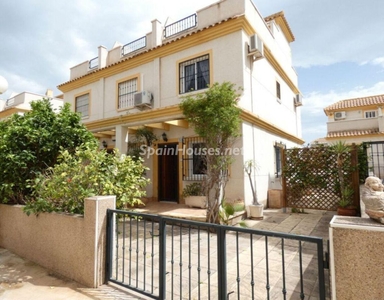 House for sale in Algorfa