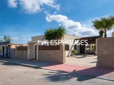 Casa en venta en Los Montesinos