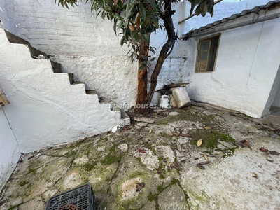 Casa adosada en venta en Iznájar