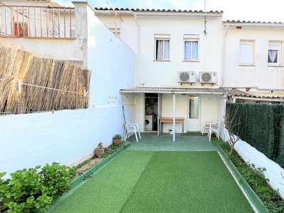 Venta de casa con terraza en Figueres, Culubret