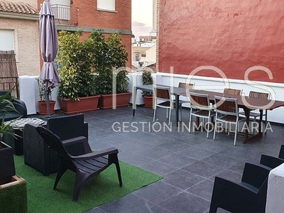 Venta de casa con terraza en Torrent