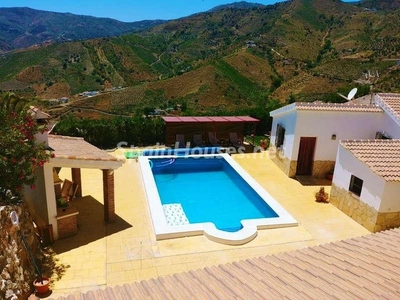 Villa for sale in El Borge