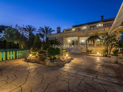 Villa for sale in Elche