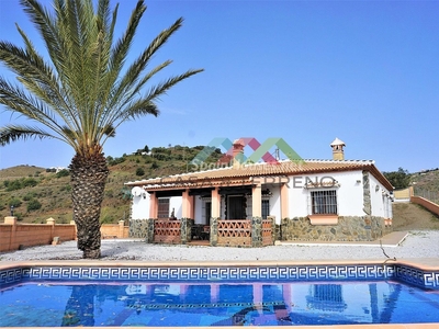 Villa en venta en Sayalonga