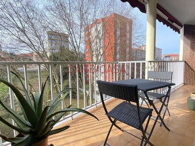 Alquiler de piso en Calvario - Santa Rita de 2 habitaciones con terraza y garaje