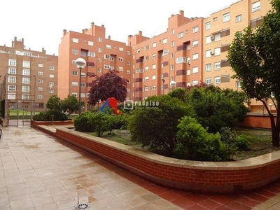 Ático en alquiler en CALLE FRANCISCA TORRES CATALÁN, Vicálvaro