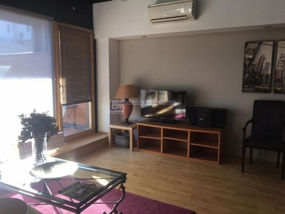 Dúplex en alquiler en Centro - Cáceres de 2 habitaciones con terraza y muebles