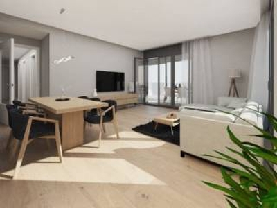 Piso de cuatro habitaciones 114 m², Barcelona