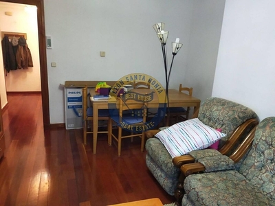 Piso en alquiler en La Chantría - La Lastra de 3 habitaciones con terraza y muebles