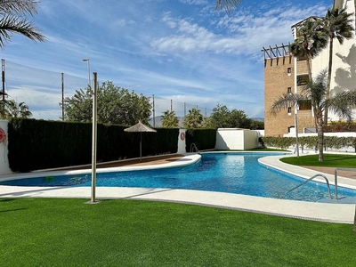 Piso en alquiler en Playa de Granada de 2 habitaciones con terraza y piscina