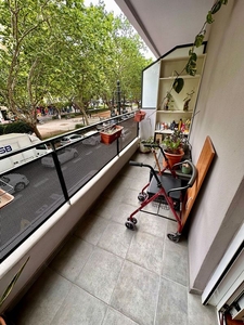Piso en venta en vía Gran de Ramón y Cajal de 6 habitaciones con terraza y balcón