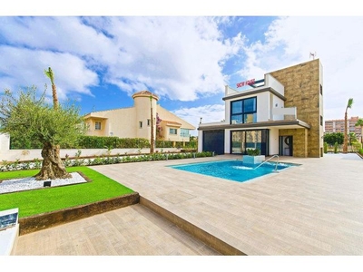 Villa de Lujo en Venta en Orihuela Costa, Alicante