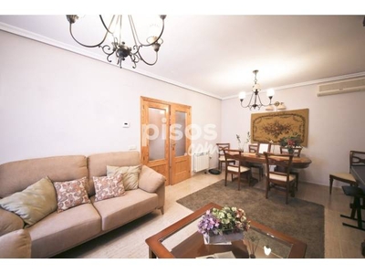 Casa adosada en venta en Calle La Paz