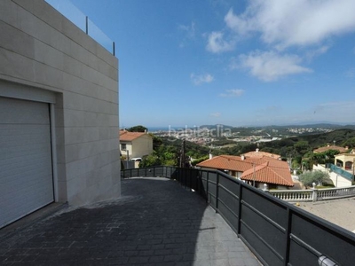 Chalet preciosa vivienda moderna en la urbanización rocagrossa en Lloret de Mar