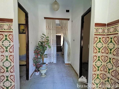 Venta Casa adosada en Plaza Cante Jondo Linares. A reformar 82 m²