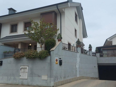 Venta Casa unifamiliar Ponferrada. Con terraza 350 m²