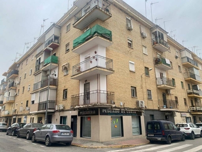 Venta Piso Dos Hermanas. Piso de tres habitaciones en Pirralos Los. Tercera planta